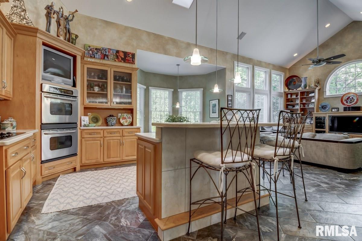 4398 Tottenham Court Springfield, IL 62711 - Photo 5 of 44