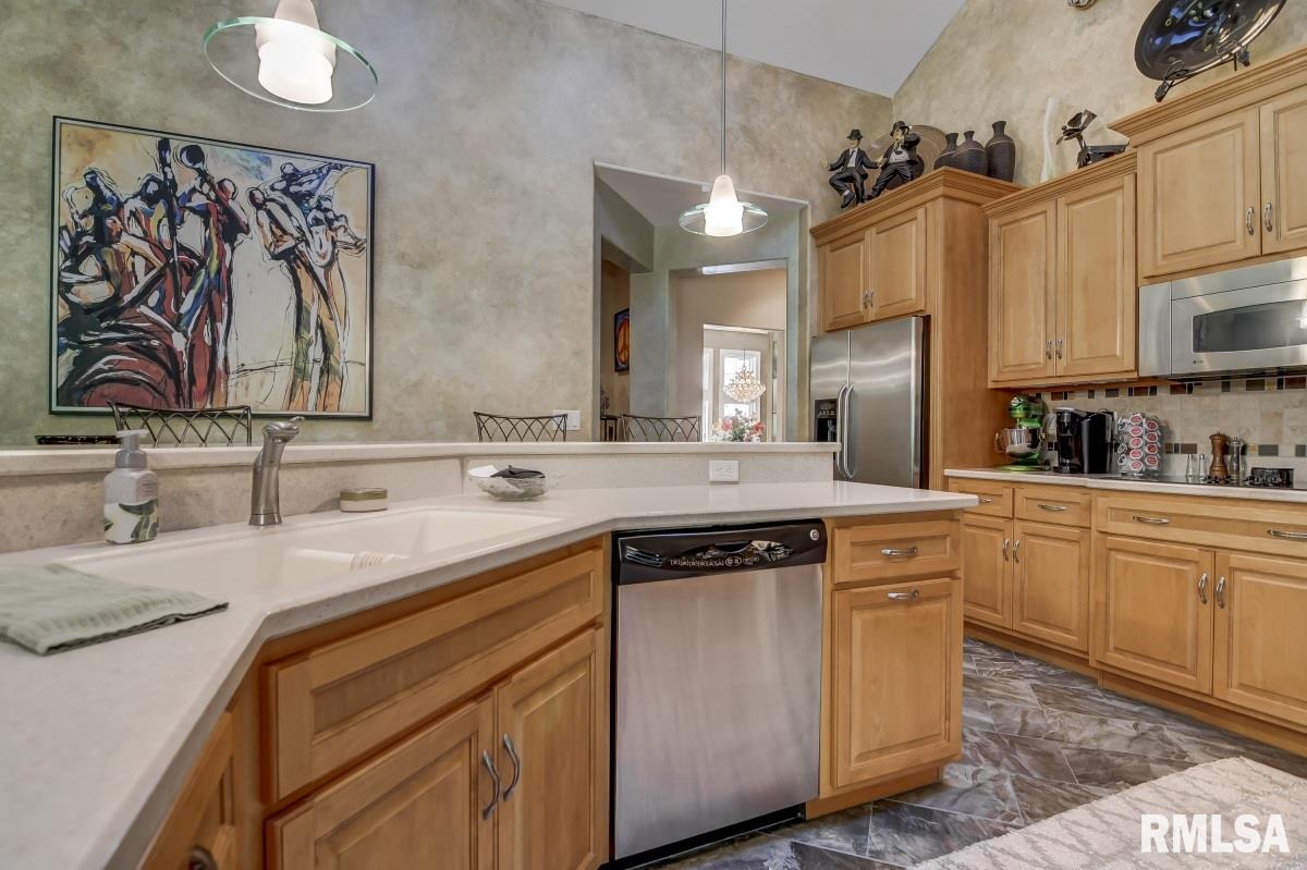 4398 Tottenham Court Springfield, IL 62711 - Photo 10 of 44