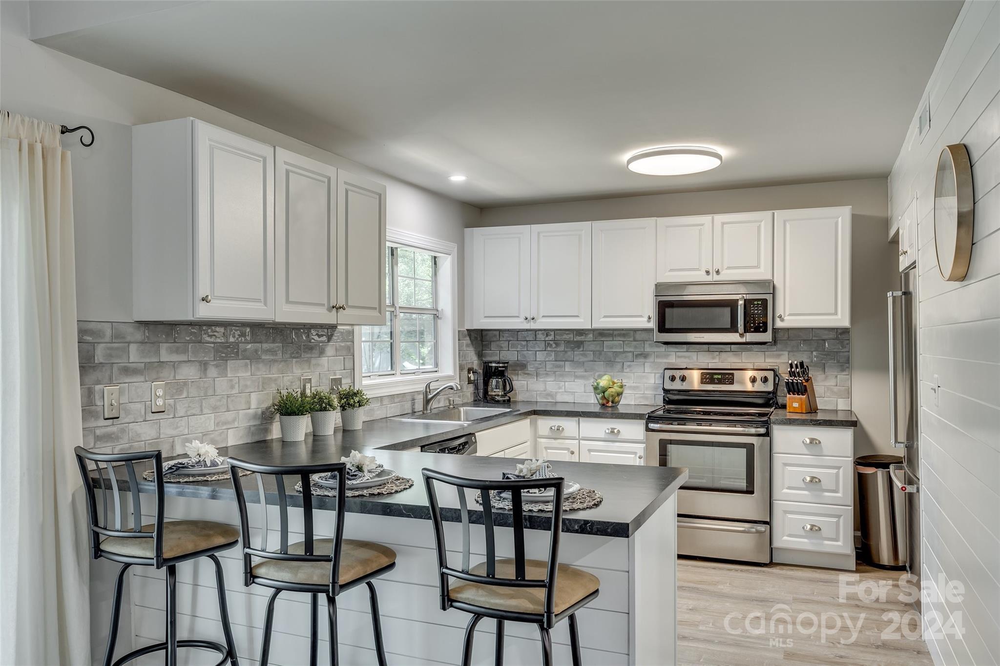 27084 Catamaran Drive Tega Cay, SC 29708 - Photo 10 of 34 Gallery Image 10