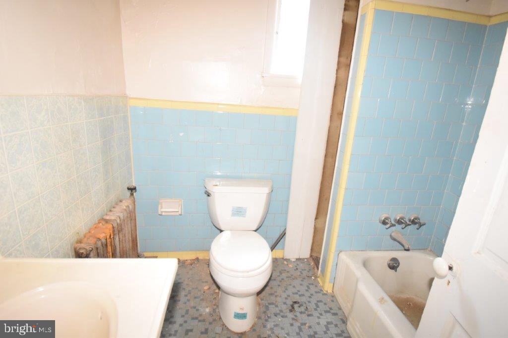 2321 Reisterstown Road Baltimore, MD 21217 - Photo 9 of 11 Apartment bathroom (2nd floor)