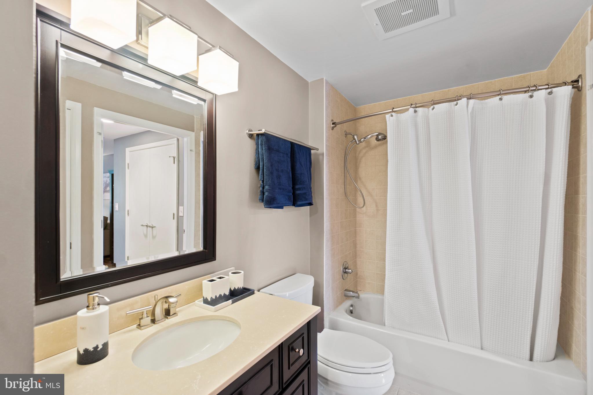 355 I Street Southwest, Unit 201 Washington, DC 20024 - Photo 19 of 35