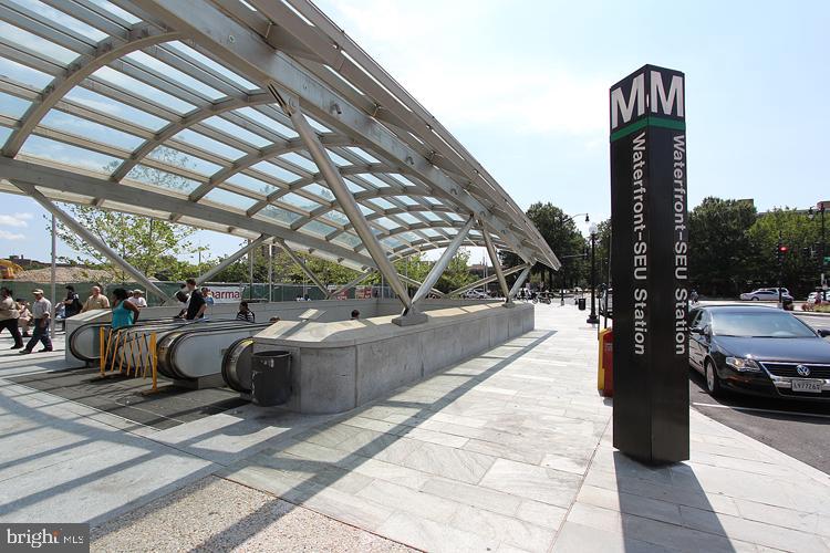 355 I Street Southwest, Unit 201 Washington, DC 20024 - Photo 28 of 35