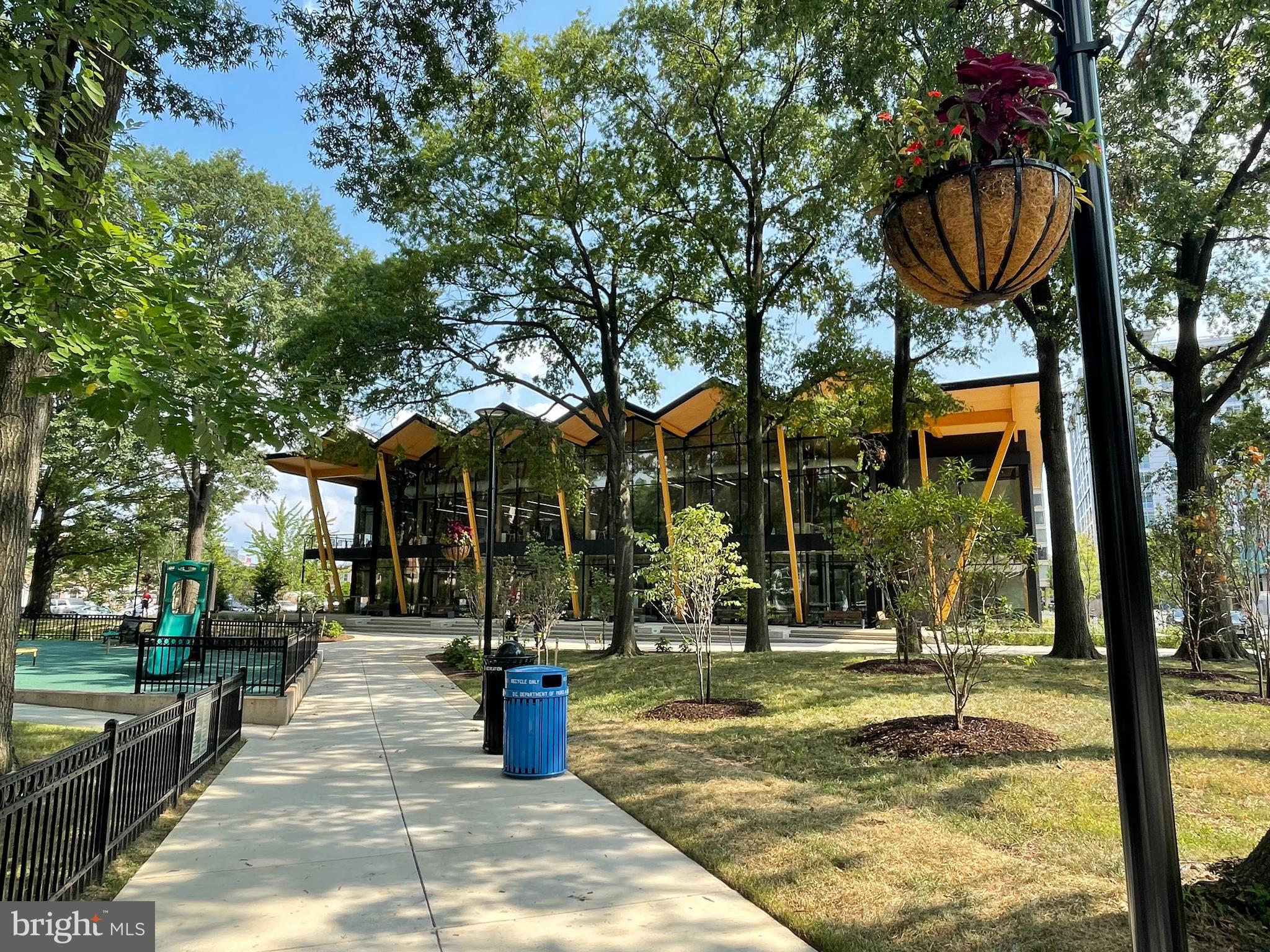 355 I Street Southwest, Unit 201 Washington, DC 20024 - Photo 29 of 35