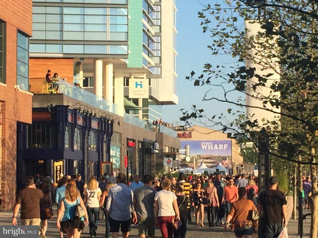 355 I Street Southwest, Unit 201 Washington, DC 20024 - Photo 32 of 35