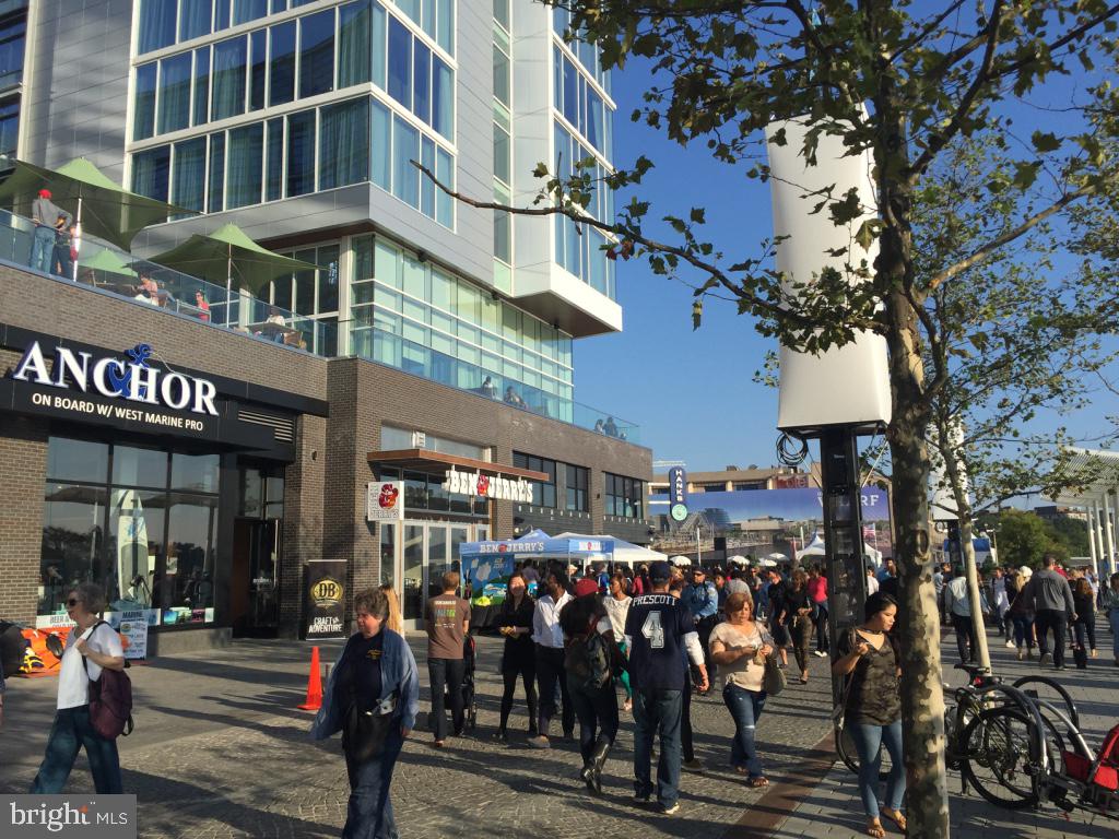 355 I Street Southwest, Unit 201 Washington, DC 20024 - Photo 33 of 35