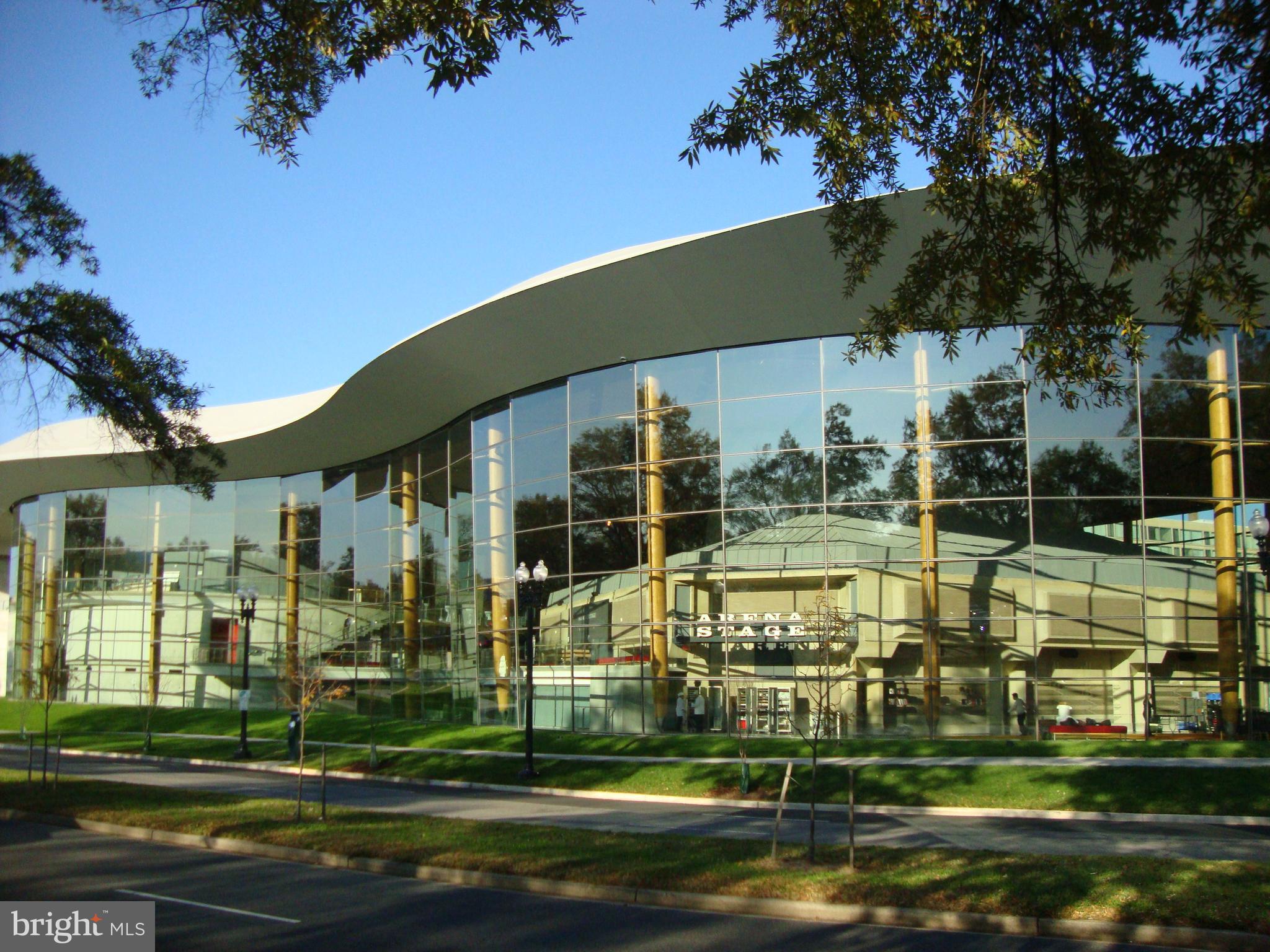 355 I Street Southwest, Unit 201 Washington, DC 20024 - Photo 34 of 35