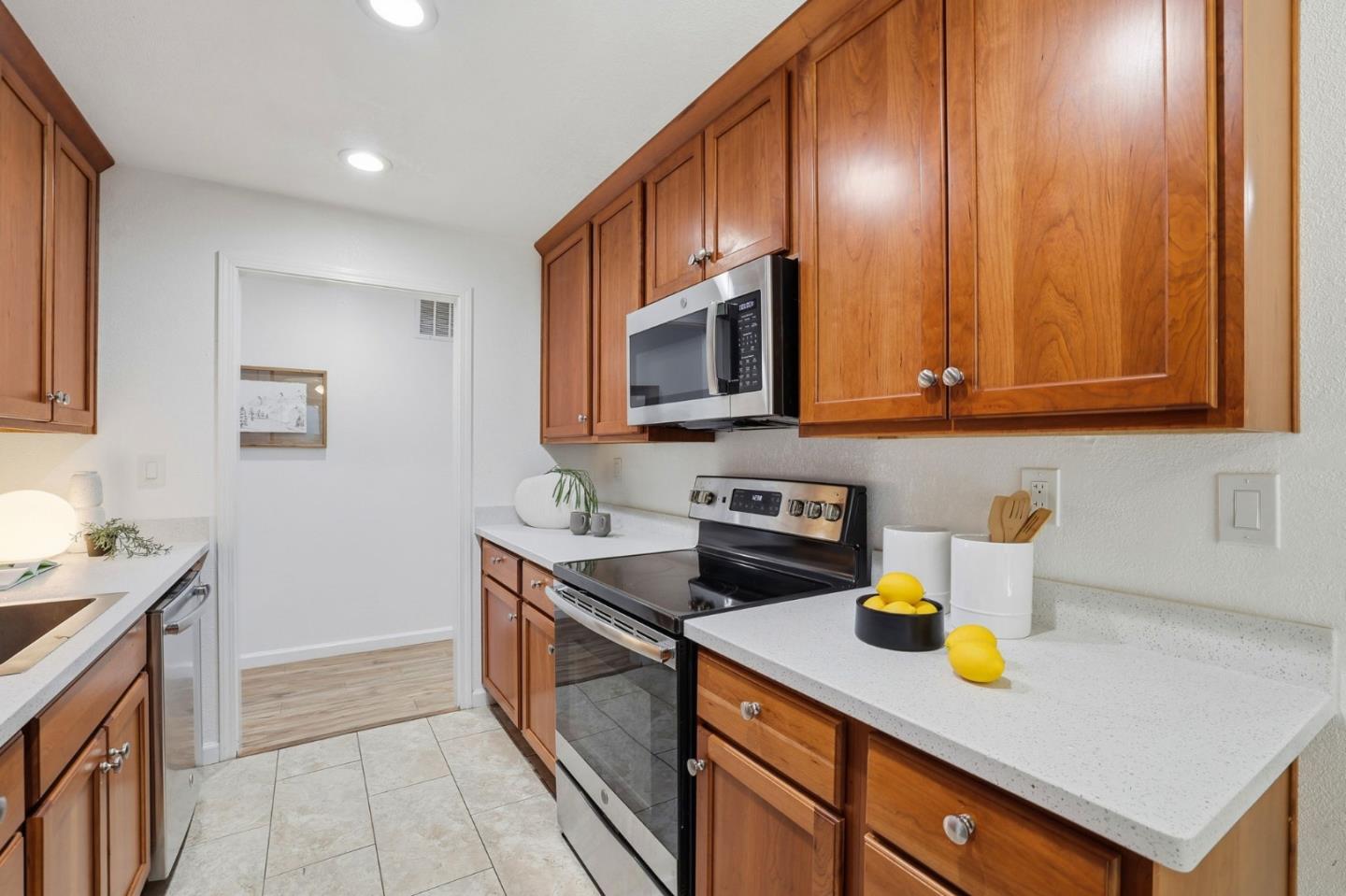 255 South Rengstorff Avenue, Unit 173 Mountain View, CA 94040 - Photo 9 of 31