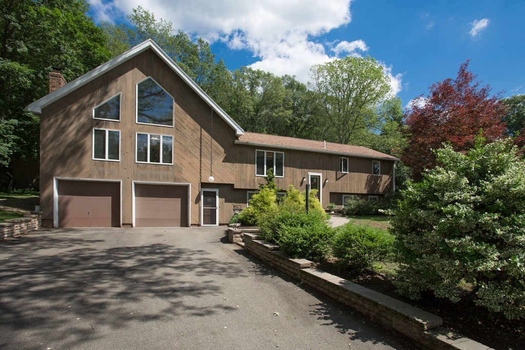 237 Charlton Road Spencer, MA 01562 - Photo 1 of 30 Gallery Image 1