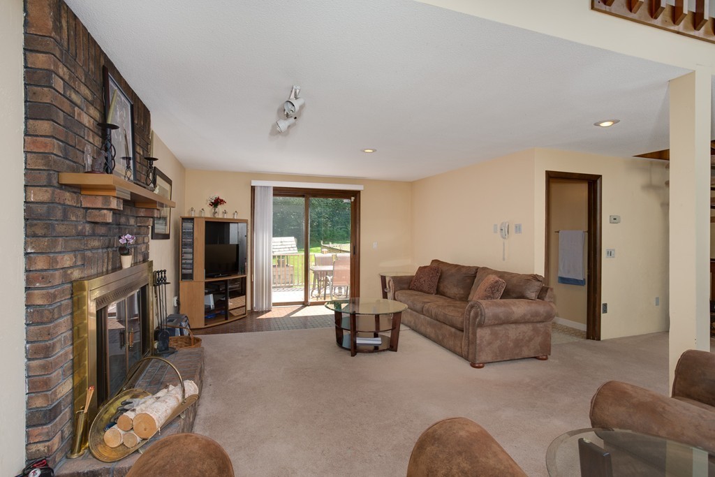 237 Charlton Road Spencer, MA 01562 - Photo 9 of 30 Gallery Image 9