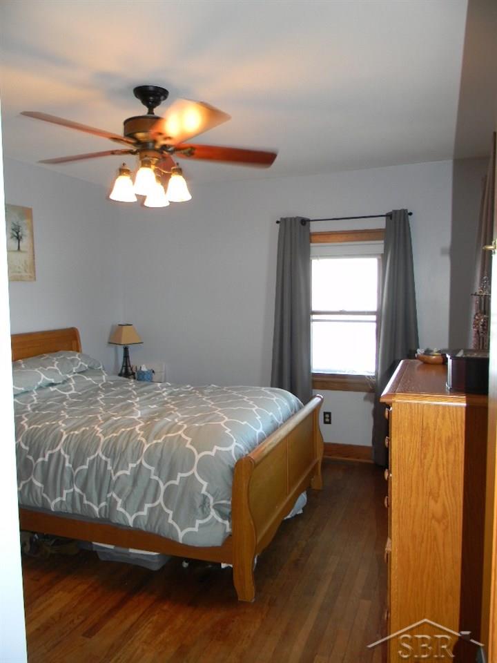 4567 West Freeland Road Saginaw, MI 48604 - Photo 14 of 38 Main Floor Master Bedroom