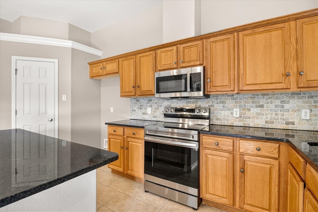 5114 Spring Brook Drive Corpus Christi, TX 78413 - Photo 9 of 37