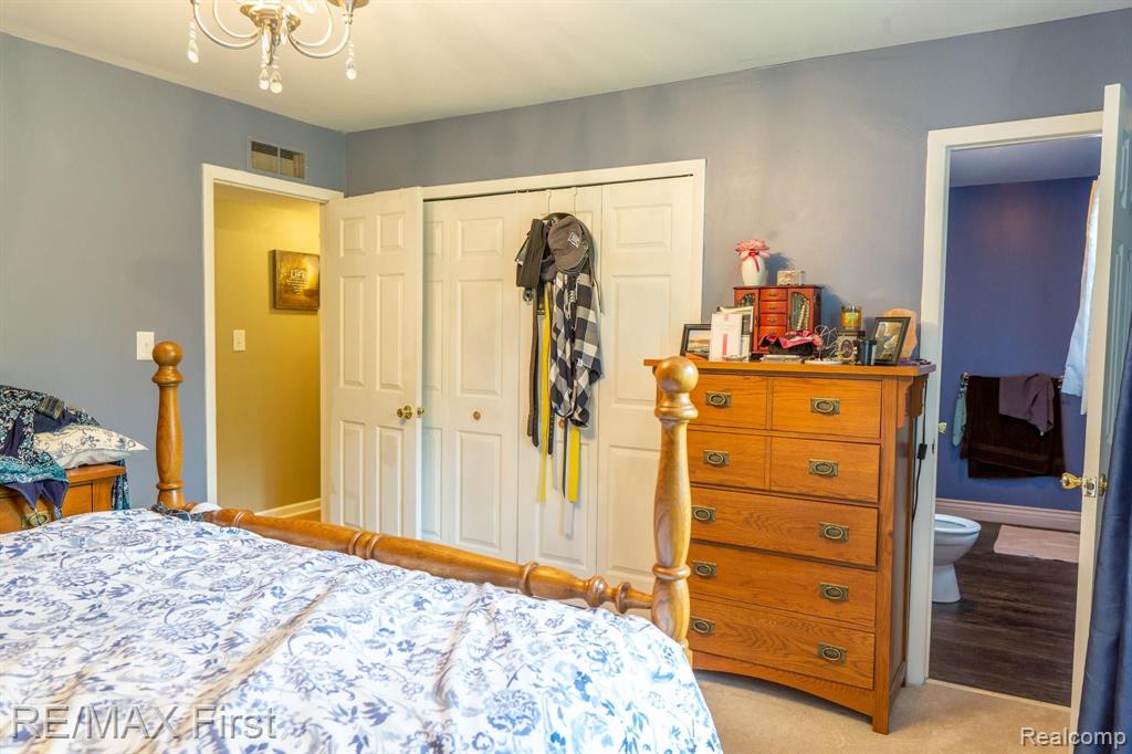 930 Grace Avenue Rochester Hills, MI 48307 - Photo 21 of 35