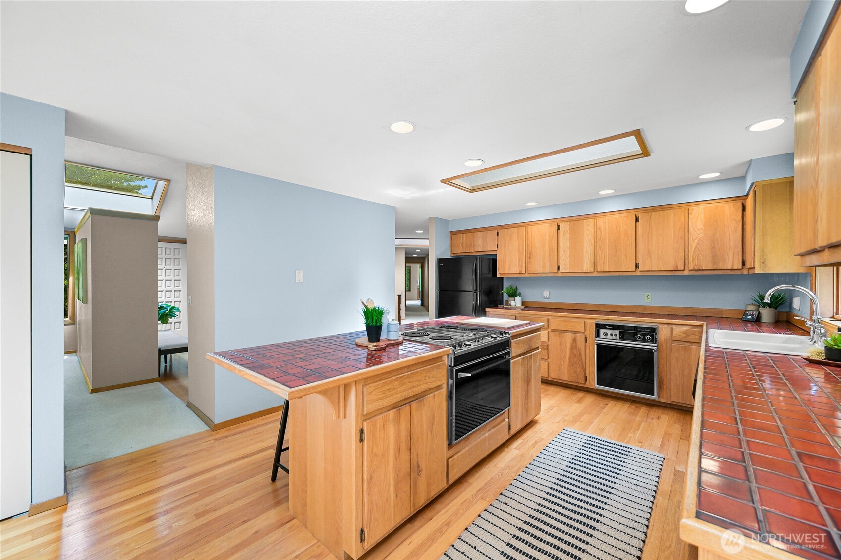 208 Hawthorn Road Bellingham, WA 98225 - Photo 17 of 40