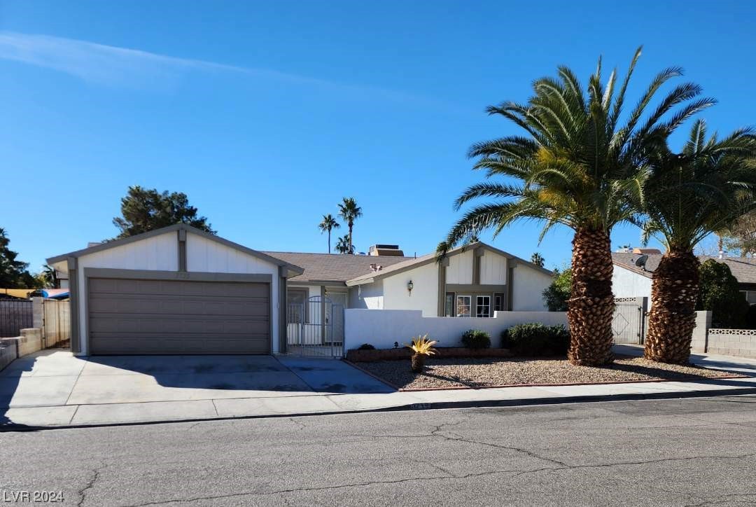 3735 East Brittlewood Ave