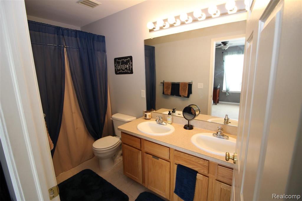 716 Cherry Orchard Road Canton, MI 48188 - Photo 12 of 19