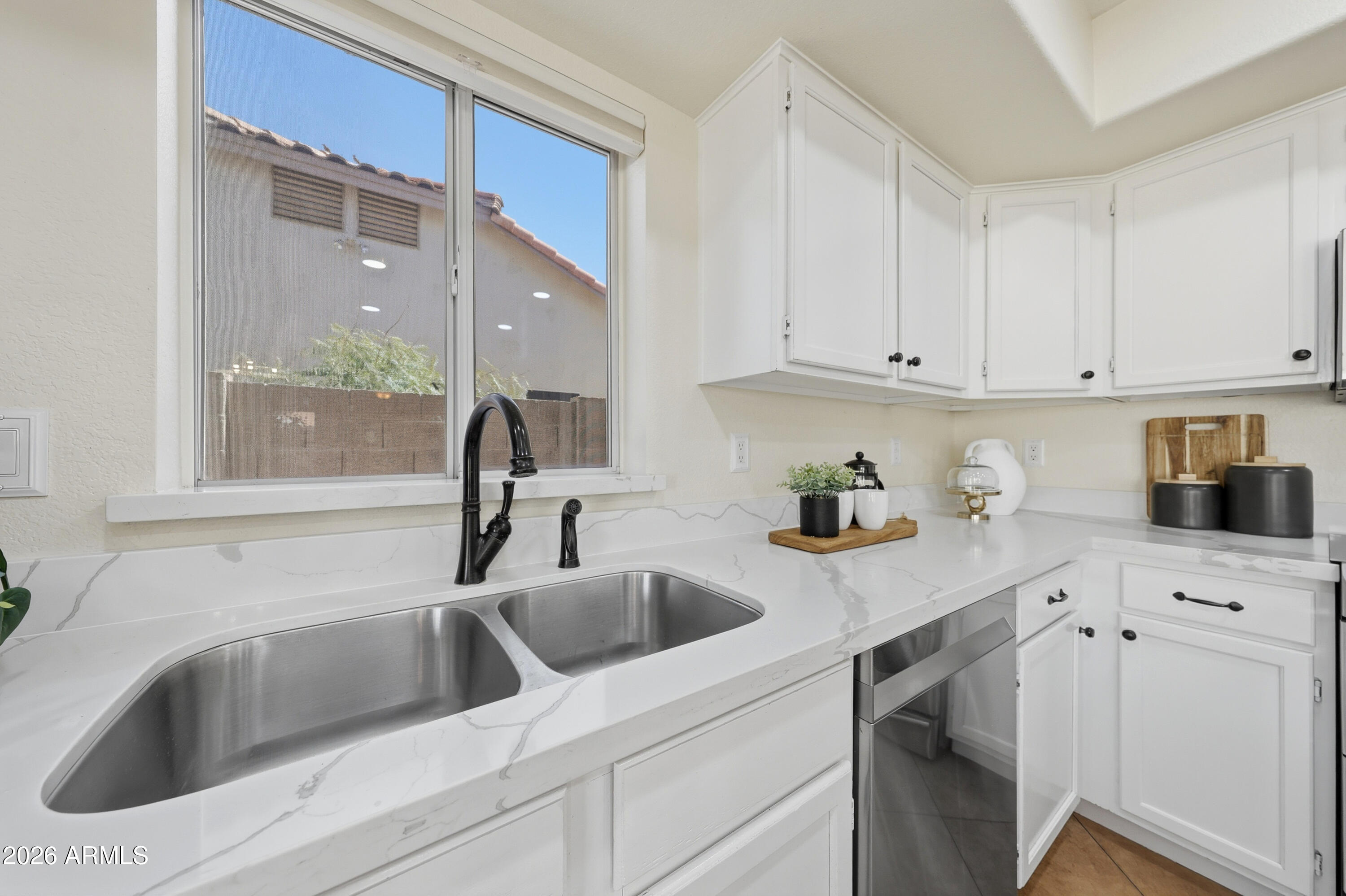 516 West Smoke Tree Road Gilbert, AZ 85233 - Photo 12 of 44 B (12) (2)