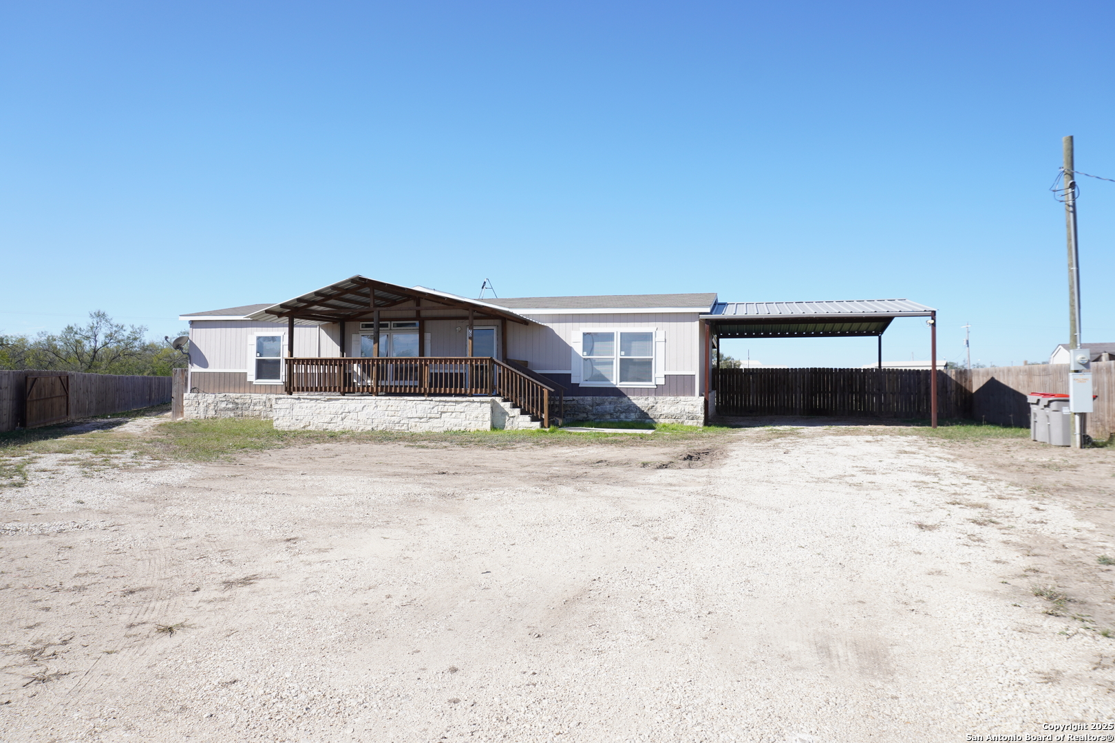 70 Gallinas Creek Road Pleasanton, TX 78064 - Photo 2 of 28