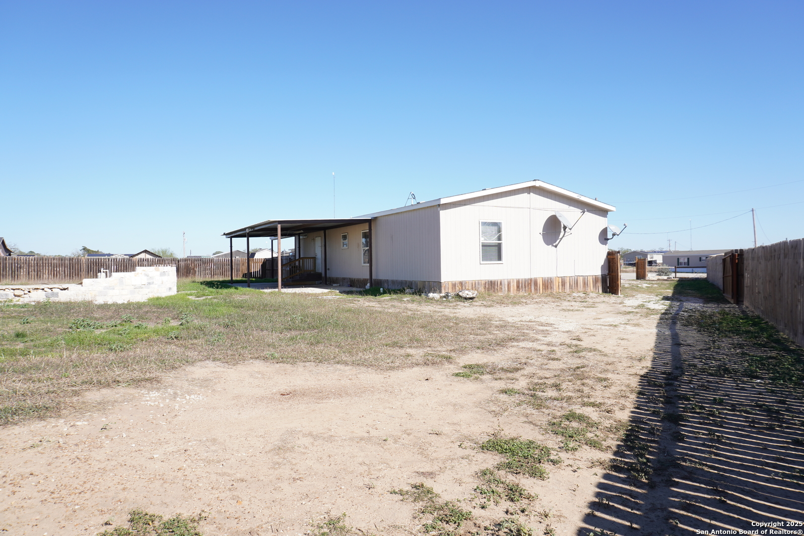 70 Gallinas Creek Road Pleasanton, TX 78064 - Photo 9 of 28