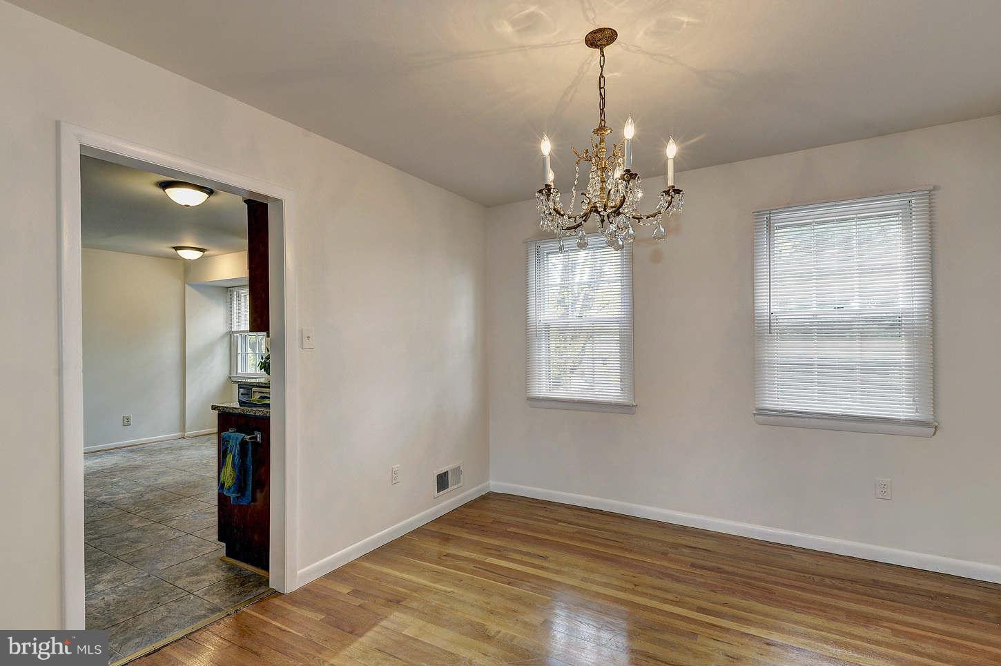 8510 Postoak Road Potomac, MD 20854 - Photo 6 of 16 Dining Room