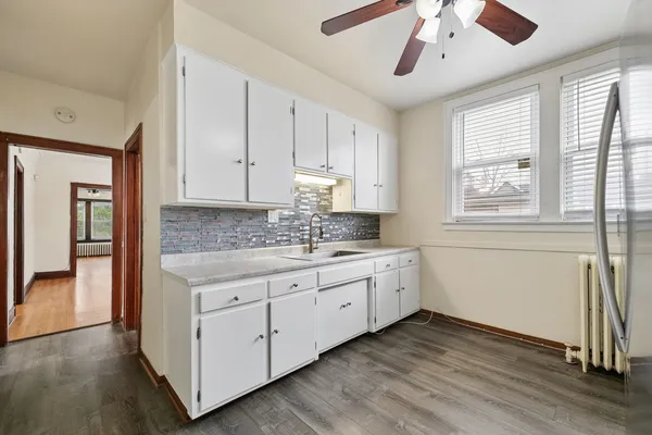 $2,950 | 10226 South Charles Street, Unit 2, Chicago, IL 60643