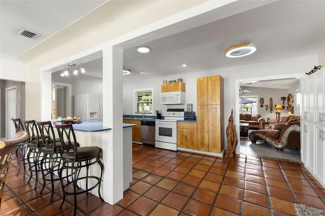 $549,000 | 9854 51st Avenue North, St. Petersburg, FL 33708