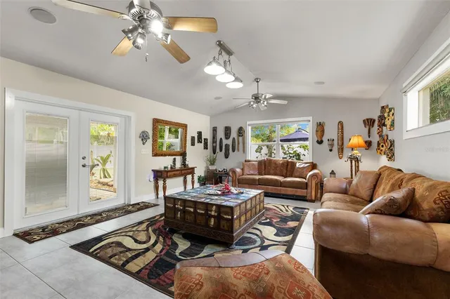 $549,000 | 9854 51st Avenue North, St. Petersburg, FL 33708