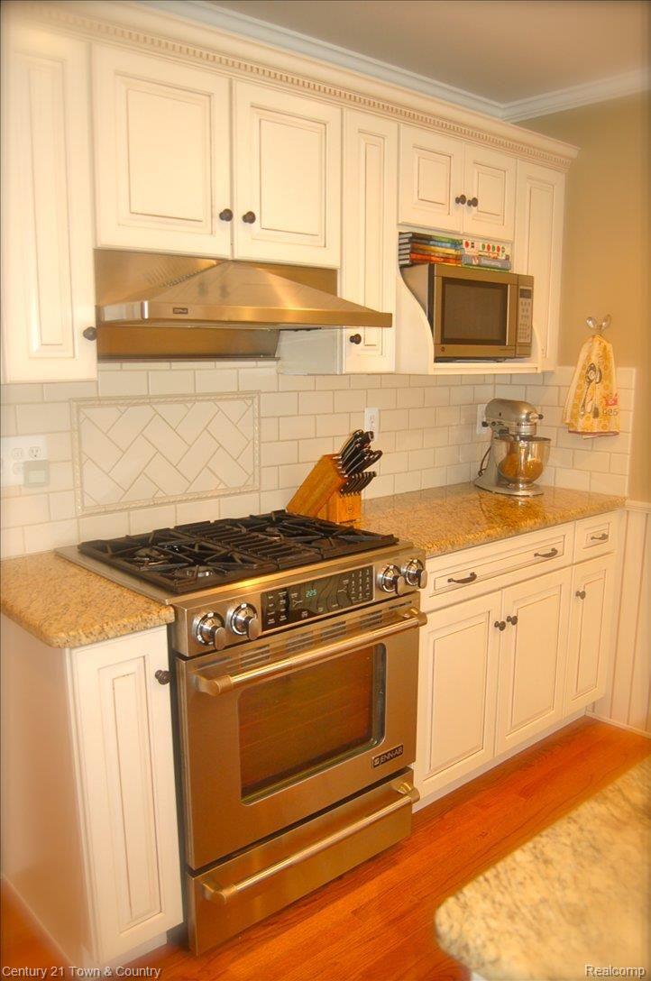 3520 Summit Ridge Drive Rochester, MI 48306 - Photo 6 of 25 Gourmet Kitchen