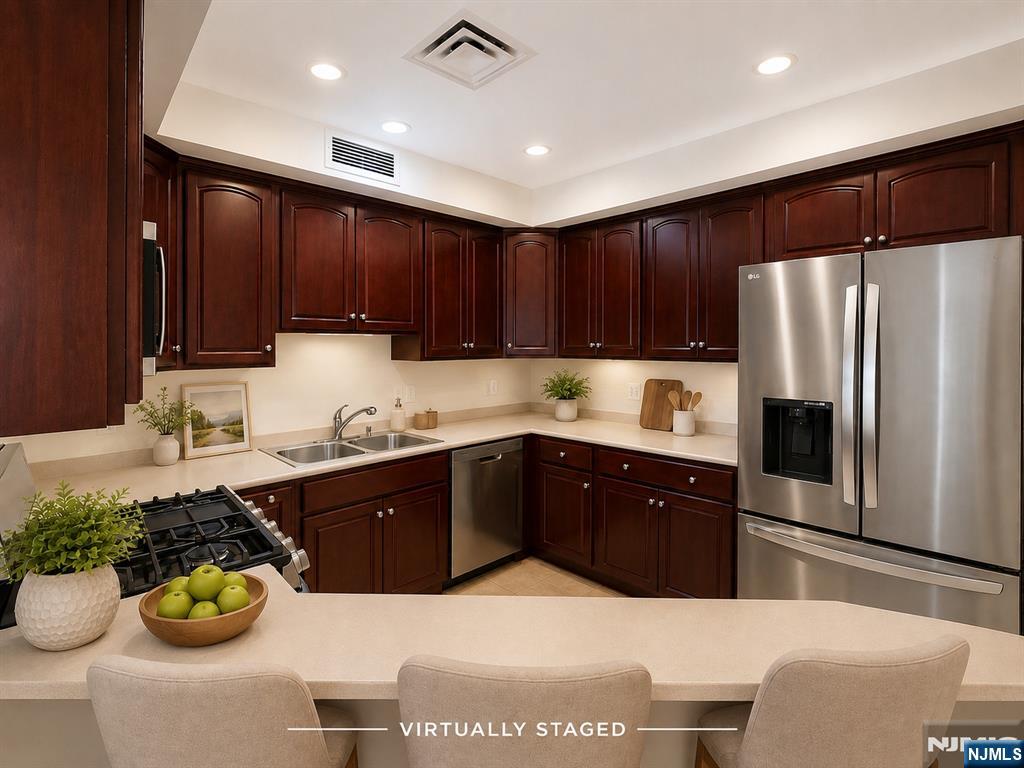 1-orient W Orient Way, Unit 305 Rutherford, NJ 07070 - Photo 41 of 48