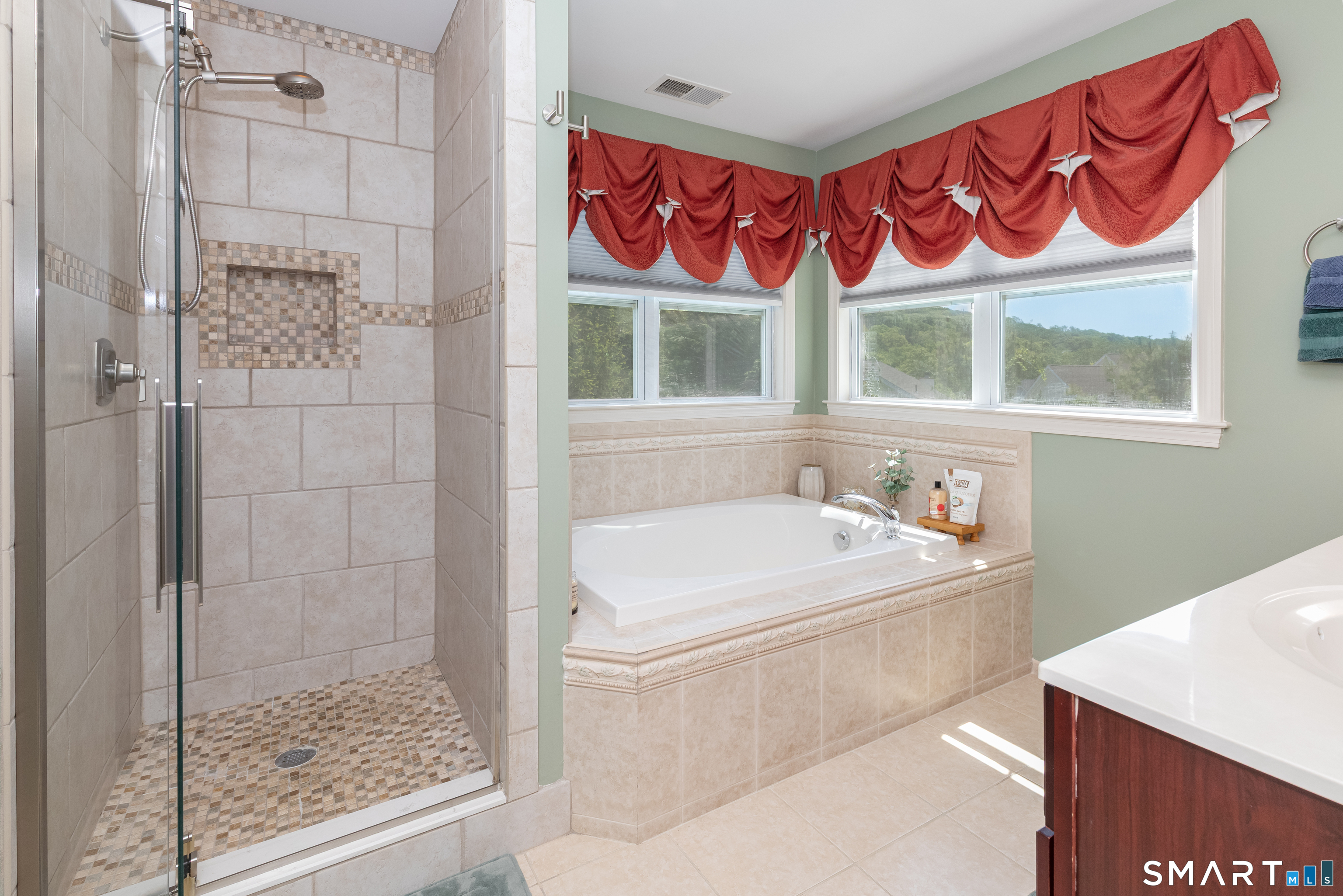 1 Independence Circle, Unit 1 Middlebury, CT 06762 - Photo 16 of 34