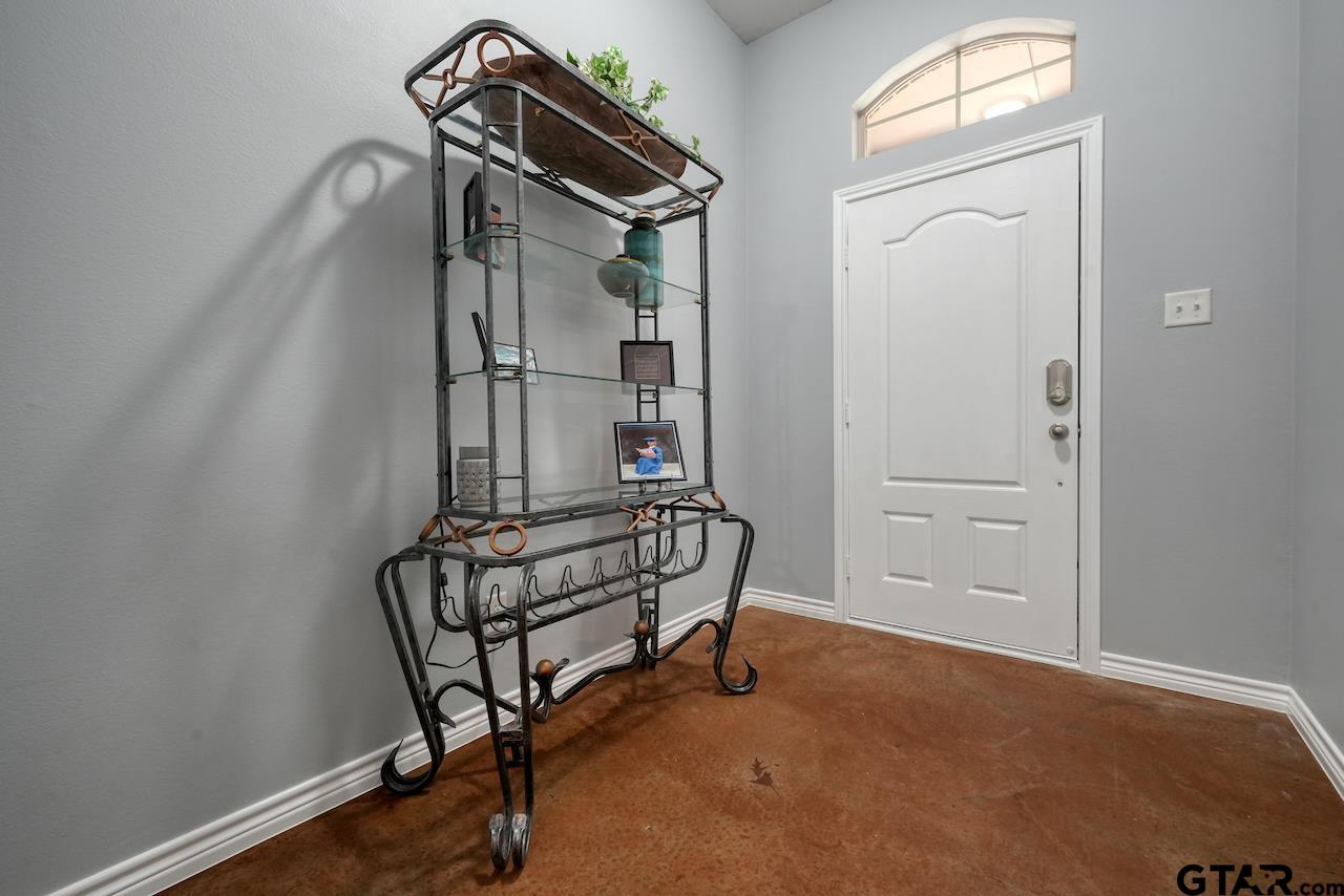 1306 Swinging Bridge Road Longview, TX 75604 - Photo 5 of 48