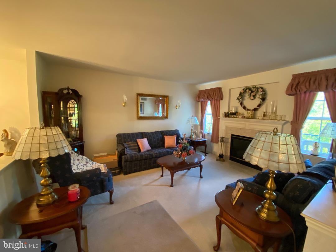 11 Whitetail Lane Reading, PA 19607 - Photo 7 of 28 Spacious 1st floor Great room