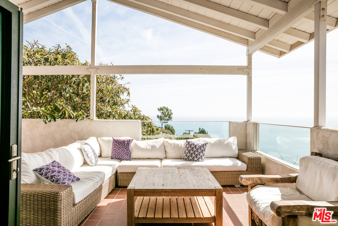 20755 Seaboard Road Malibu, CA 90265 - Photo 12 of 35 Gallery Image 12
