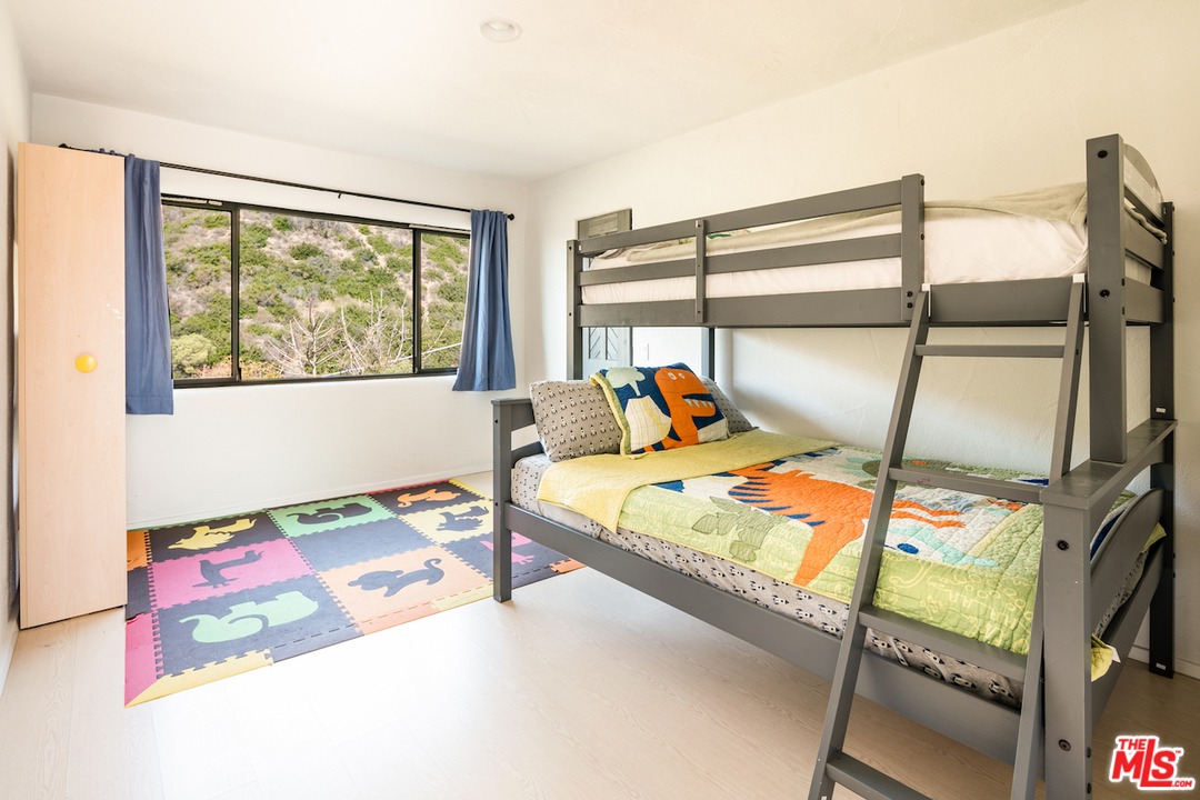 20755 Seaboard Road Malibu, CA 90265 - Photo 18 of 35 Gallery Image 18