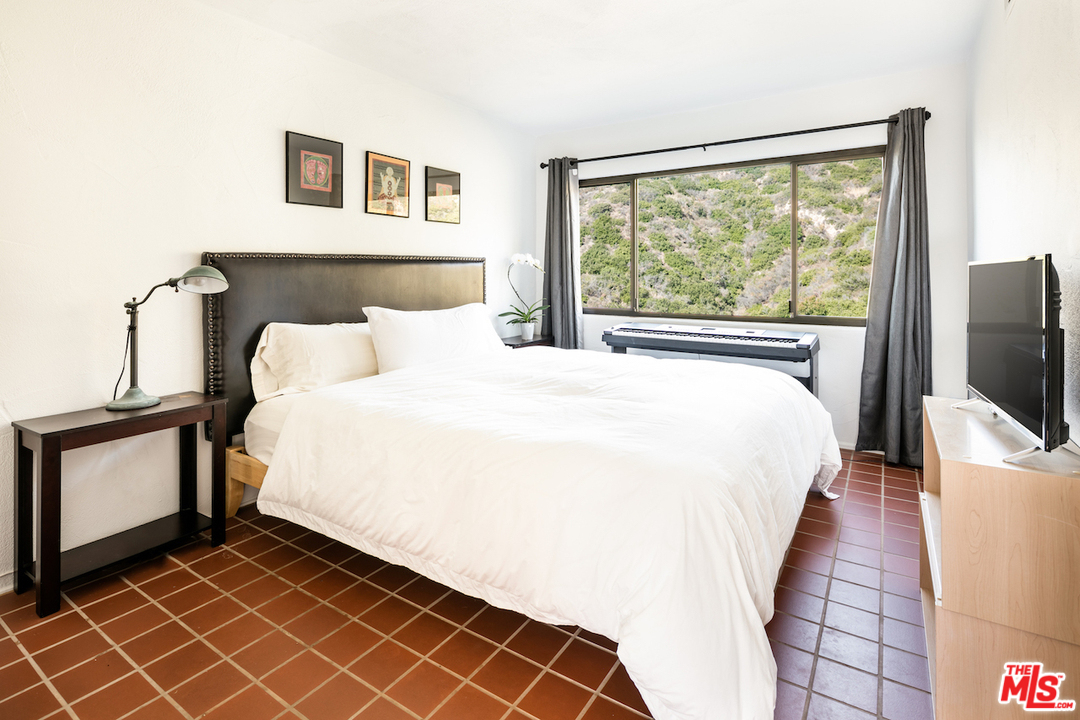 20755 Seaboard Road Malibu, CA 90265 - Photo 20 of 35 Gallery Image 20