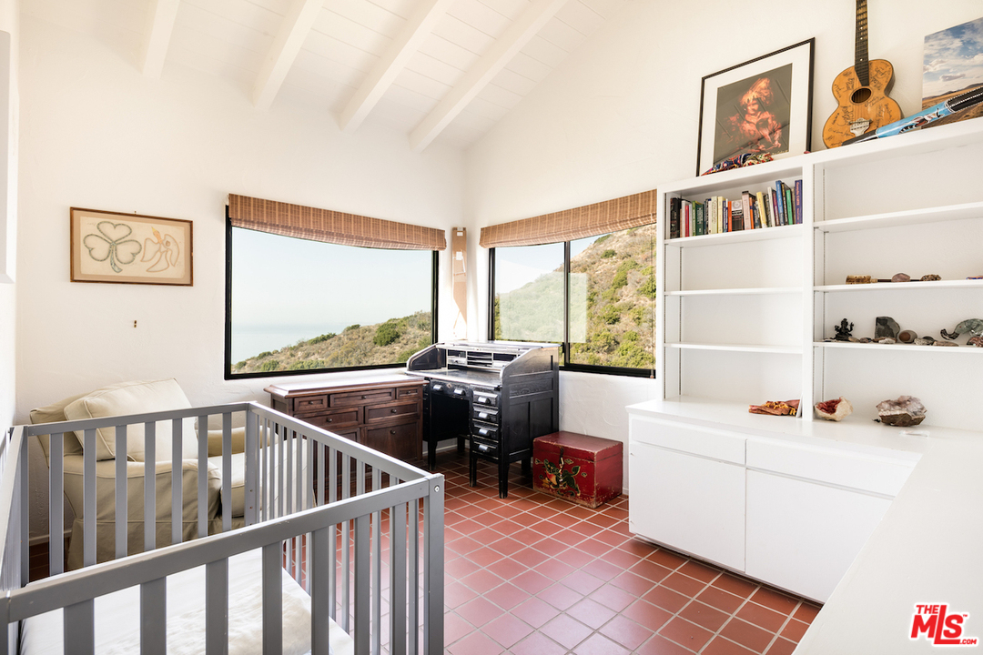 20755 Seaboard Road Malibu, CA 90265 - Photo 21 of 35 Gallery Image 21