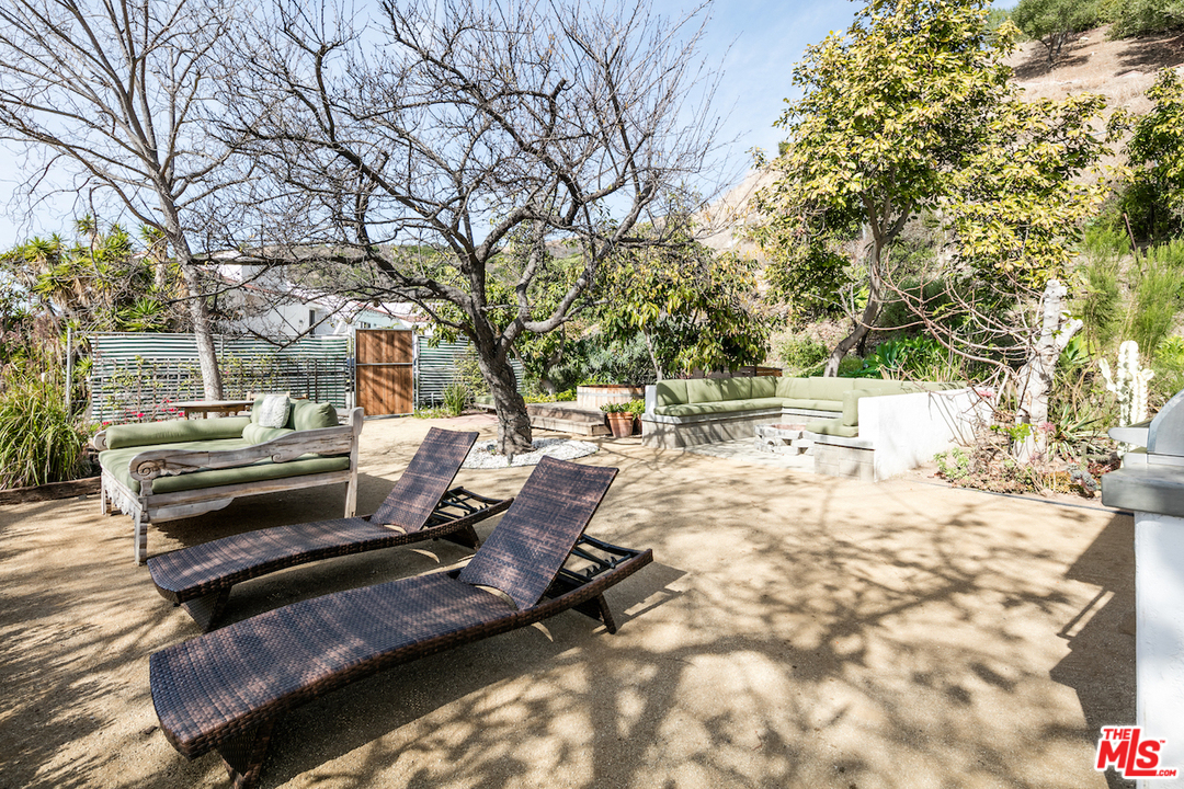 20755 Seaboard Road Malibu, CA 90265 - Photo 22 of 35 Gallery Image 22