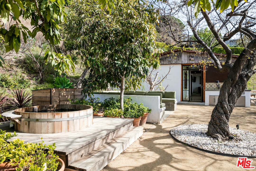 20755 Seaboard Road Malibu, CA 90265 - Photo 24 of 35 Gallery Image 24