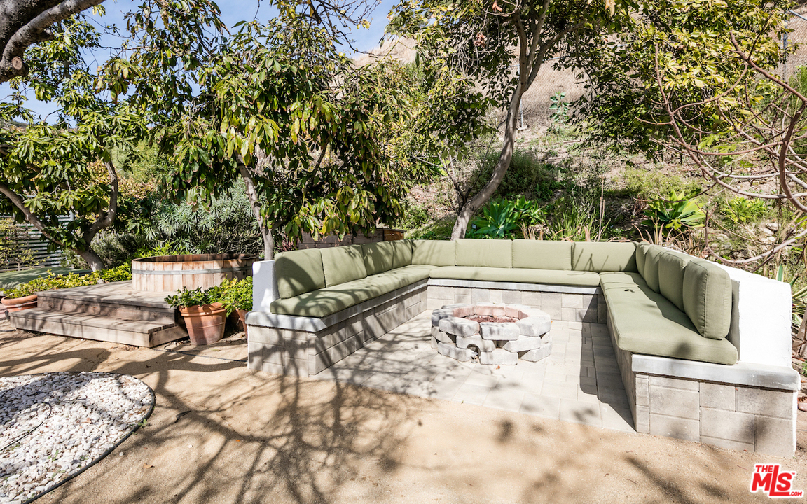 20755 Seaboard Road Malibu, CA 90265 - Photo 25 of 35 Gallery Image 25