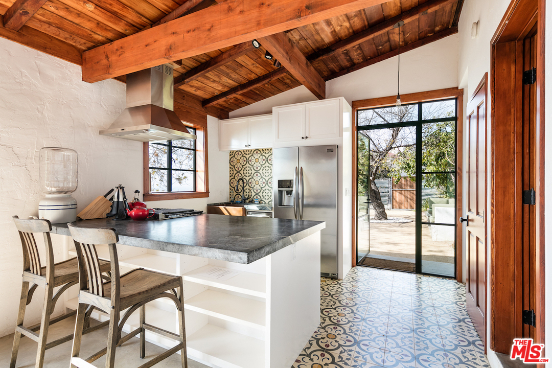 20755 Seaboard Road Malibu, CA 90265 - Photo 26 of 35 Gallery Image 26