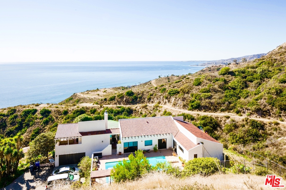 20755 Seaboard Road Malibu, CA 90265 - Photo 4 of 35 Gallery Image 4