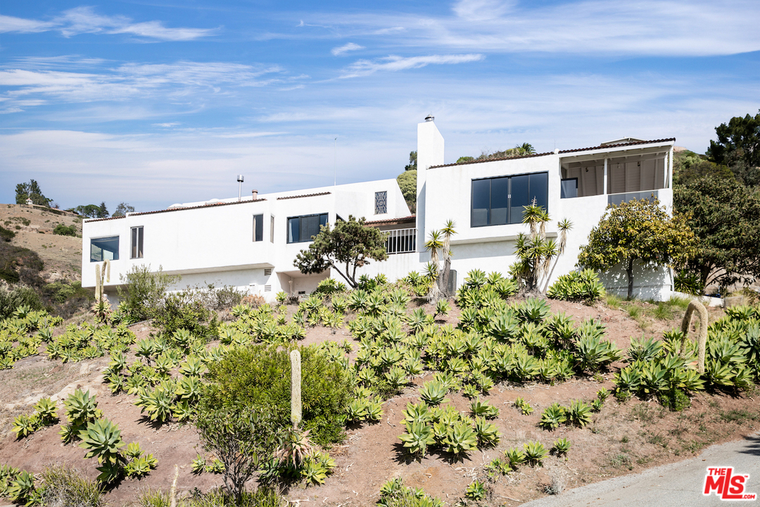 20755 Seaboard Road Malibu, CA 90265 - Photo 34 of 35 Gallery Image 34