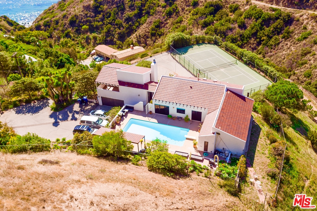 20755 Seaboard Road Malibu, CA 90265 - Photo 5 of 35 Gallery Image 5