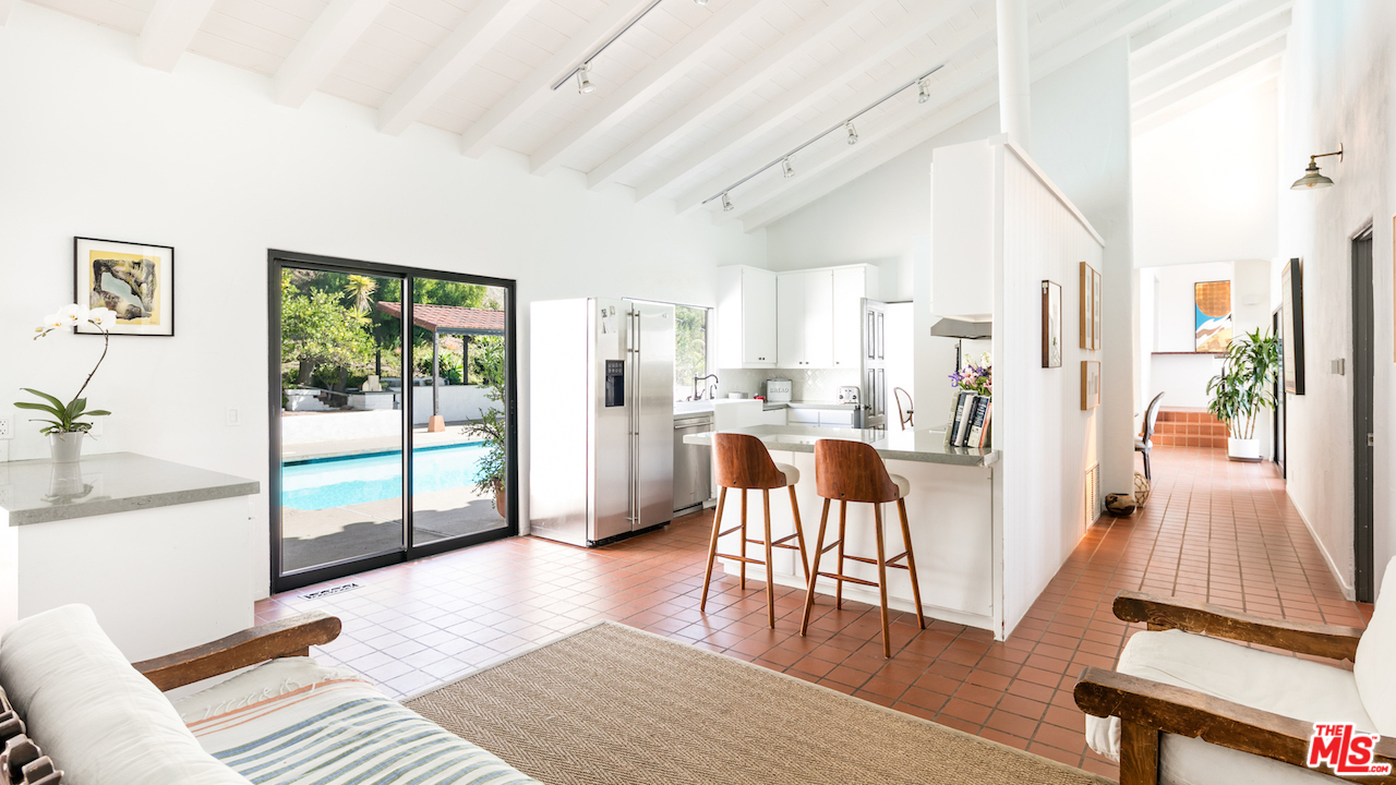 20755 Seaboard Road Malibu, CA 90265 - Photo 10 of 35 Gallery Image 10
