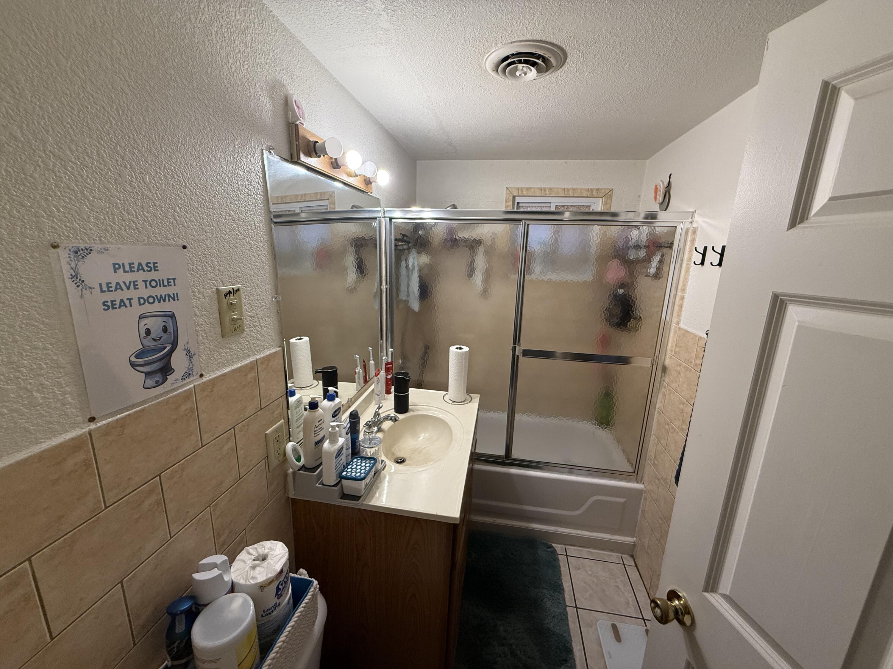 2544 South 6th Street Milwaukee, WI 53215 - Photo 5 of 11 IMG_2424