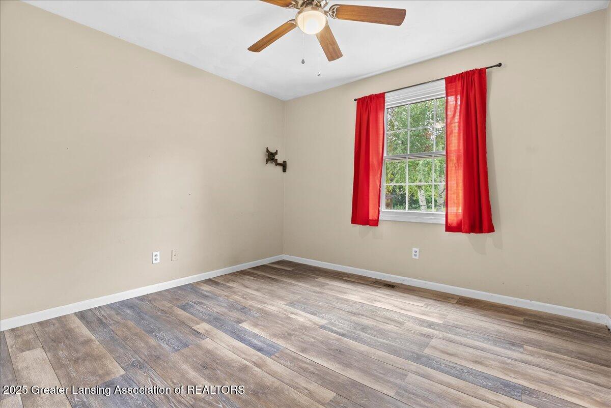 2722 Tecumseh River Road Lansing, MI 48906 - Photo 13 of 22 32-Media Jett - 32