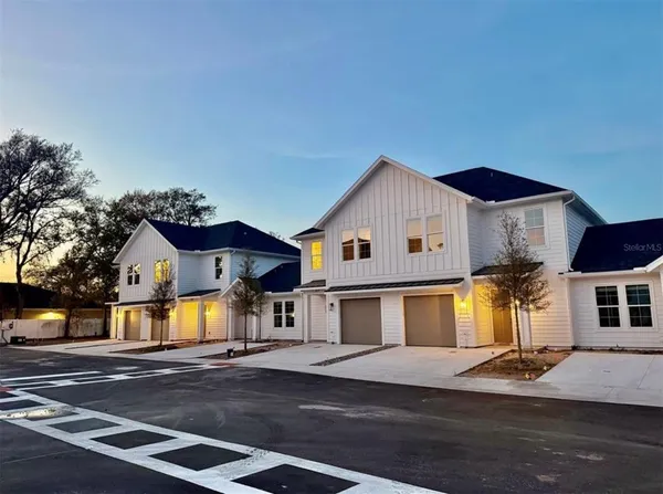 $2,800 | 3812 Fern Hollow Place, Tampa, FL 33614