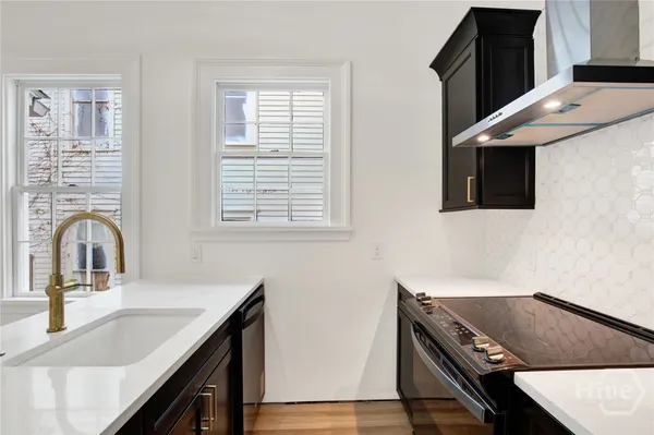 $2,500 | 105 East Gwinnett Street, Unit 4, Savannah, GA 31401