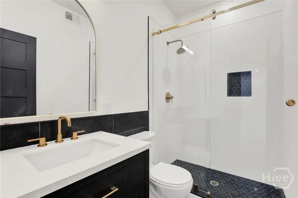 $2,500 | 105 East Gwinnett Street, Unit 4, Savannah, GA 31401