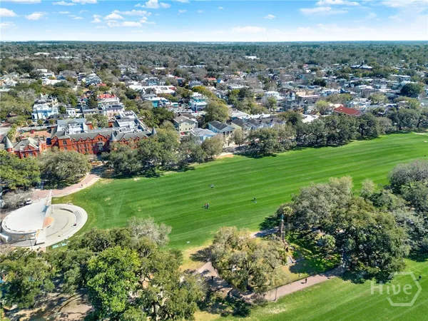 $2,500 | 105 East Gwinnett Street, Unit 4, Savannah, GA 31401