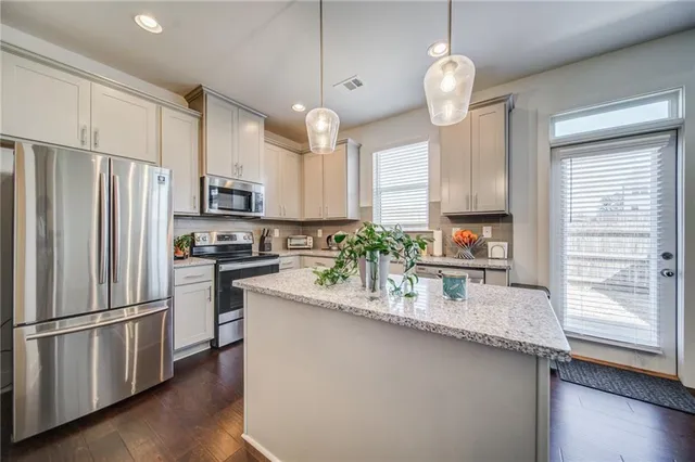 $1,975 | 96 Auburn Gate Lane, Auburn, GA 30011